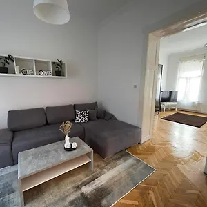 szeged-apartman.szeged-hotels.com/